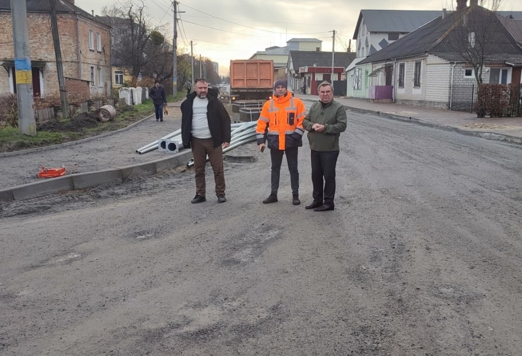 Ремонт вулиці Лесі Українки у Звягелі: огляд будівельного майданчика