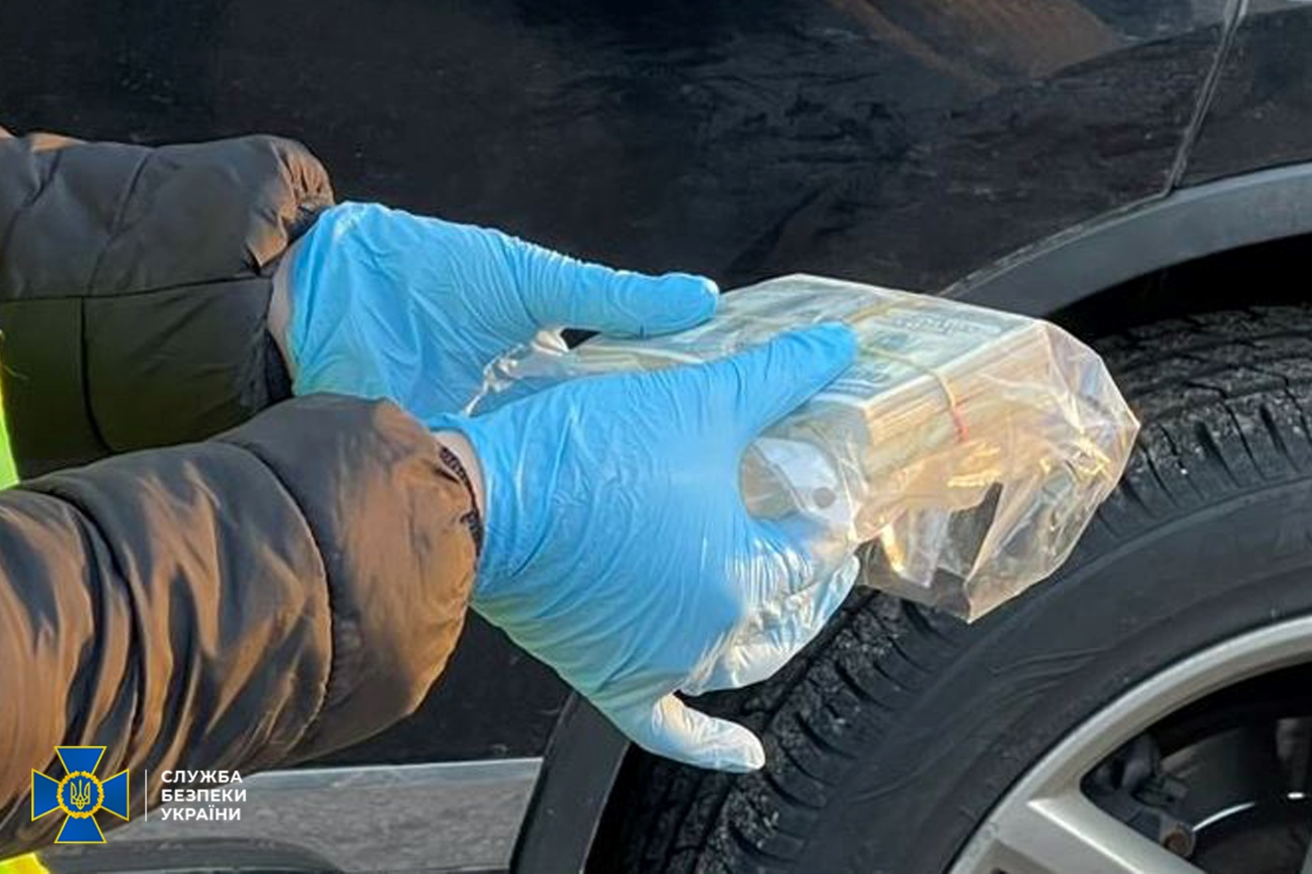 На Житомирщині судитимуть депутата, який вимагав 20 тисяч доларів за 