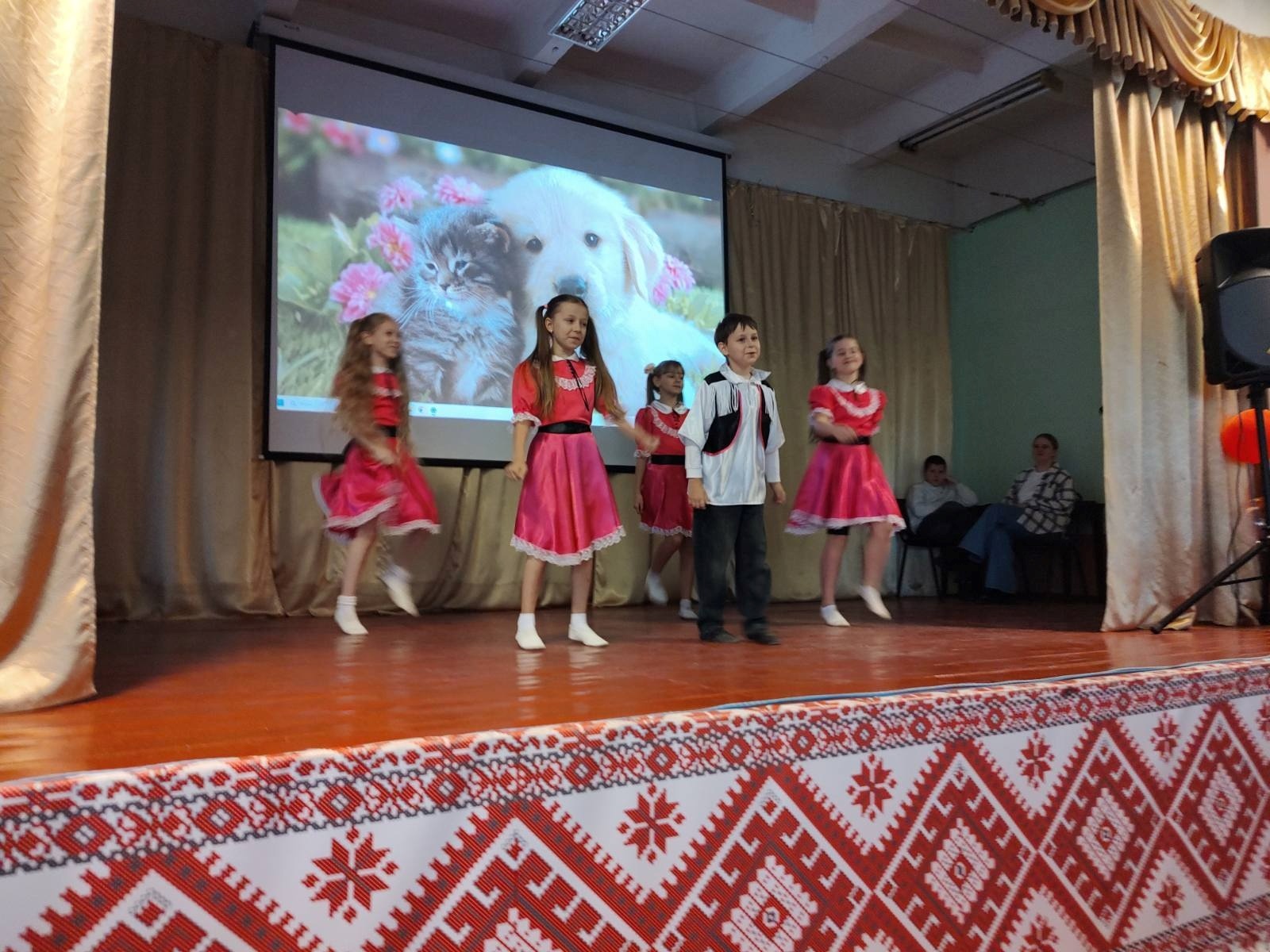 Гімназія №9 зібрала понад 11 тисяч гривень на підтримку проєкту 