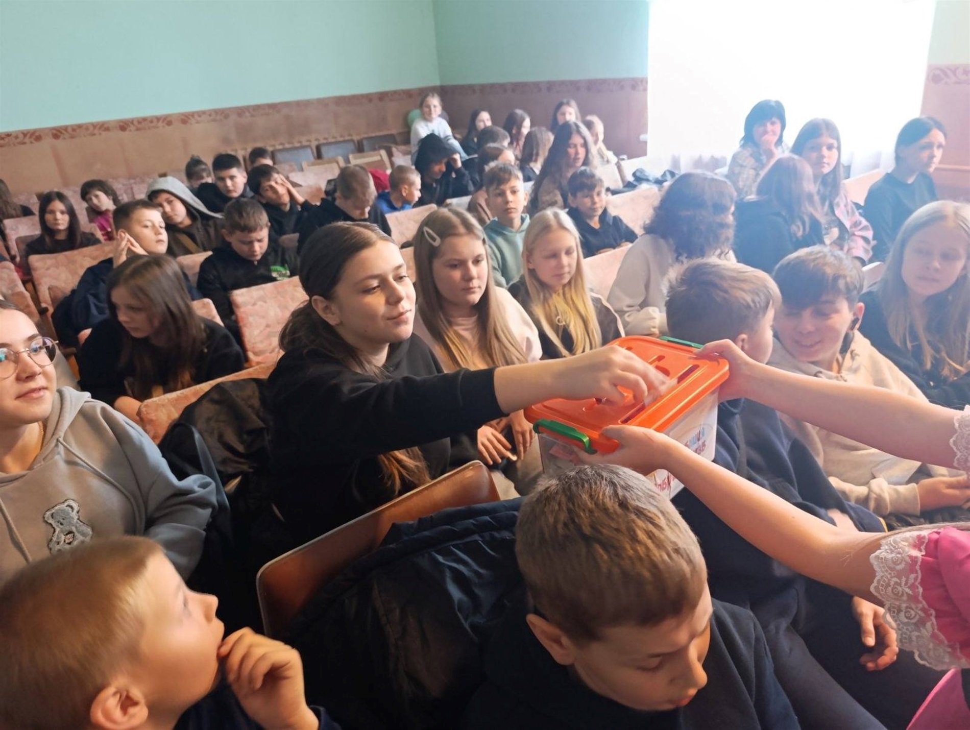 Гімназія №9 зібрала понад 11 тисяч гривень на підтримку проєкту 