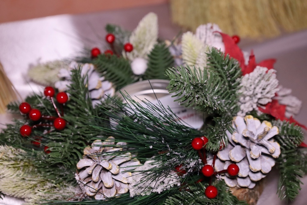 У Звягелі відкрили благодійну виставку дитячої творчості 