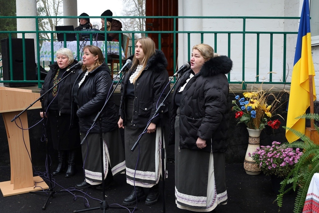У Пилиповицькому ліцеї відкрили меморіальну дошку випускнику Олександру Кочубею