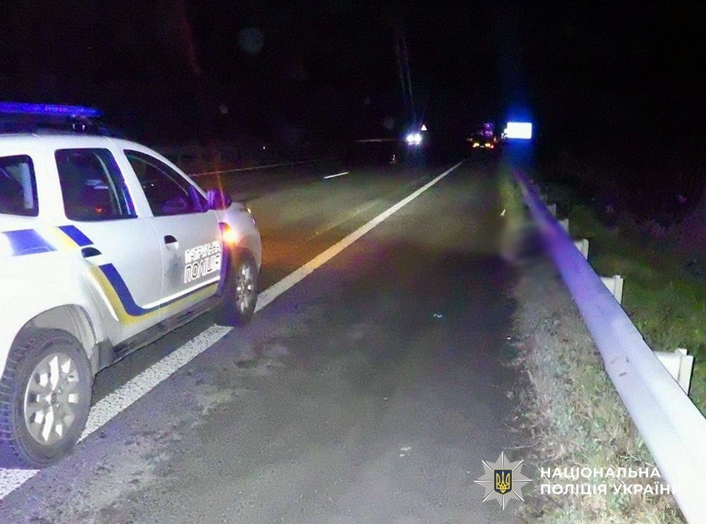 Вантажівка збила пішохода на Звягельщині – 27-річний чоловік загинув на місці