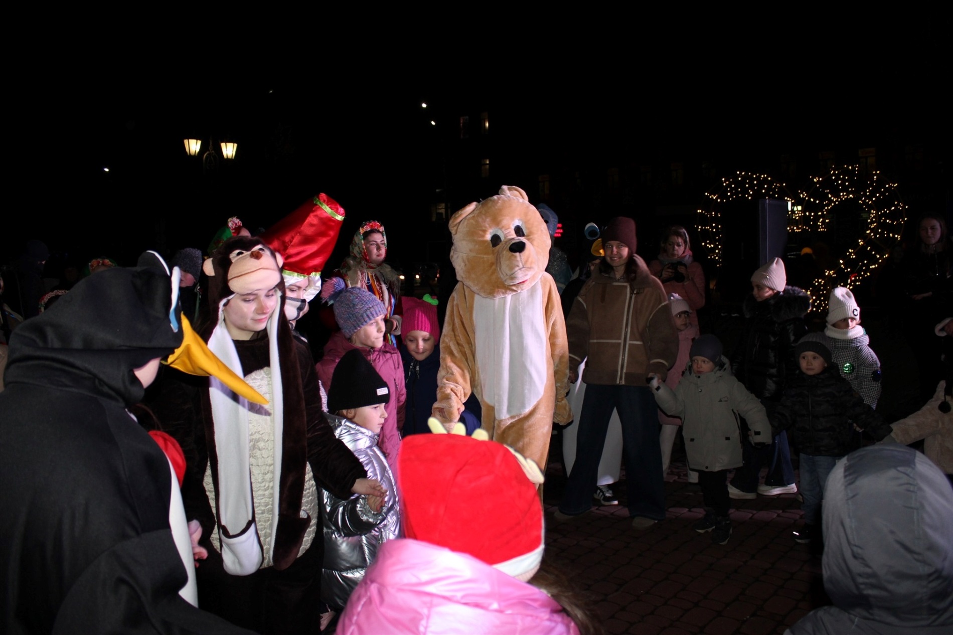 У Звягелі відкрили Резиденцію Святого Миколая та головну різдвяну ялинку