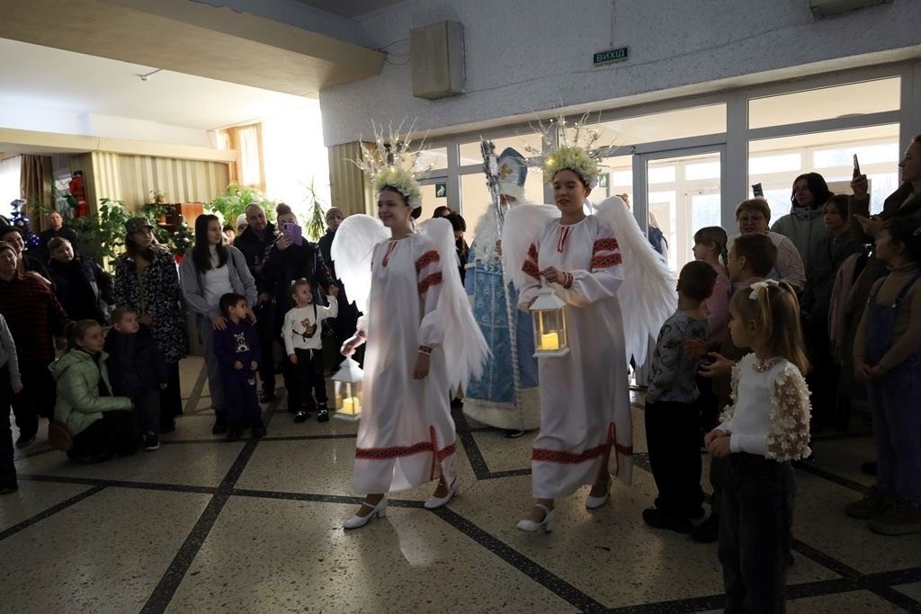 У Звягелі відкрили Резиденцію Святого Миколая та головну різдвяну ялинку