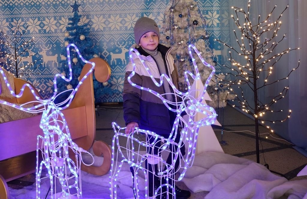 У Звягелі відкрили Резиденцію Святого Миколая та головну різдвяну ялинку