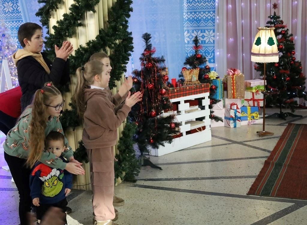 У Звягелі відкрили Резиденцію Святого Миколая та головну різдвяну ялинку