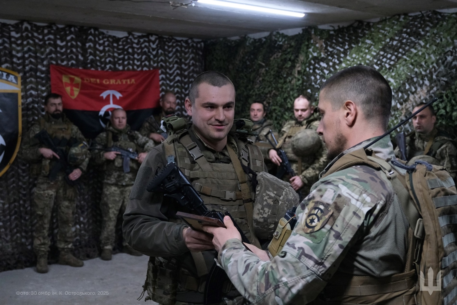 Командир 30-ї бригади нагородив бійців до Дня Збройних Сил України