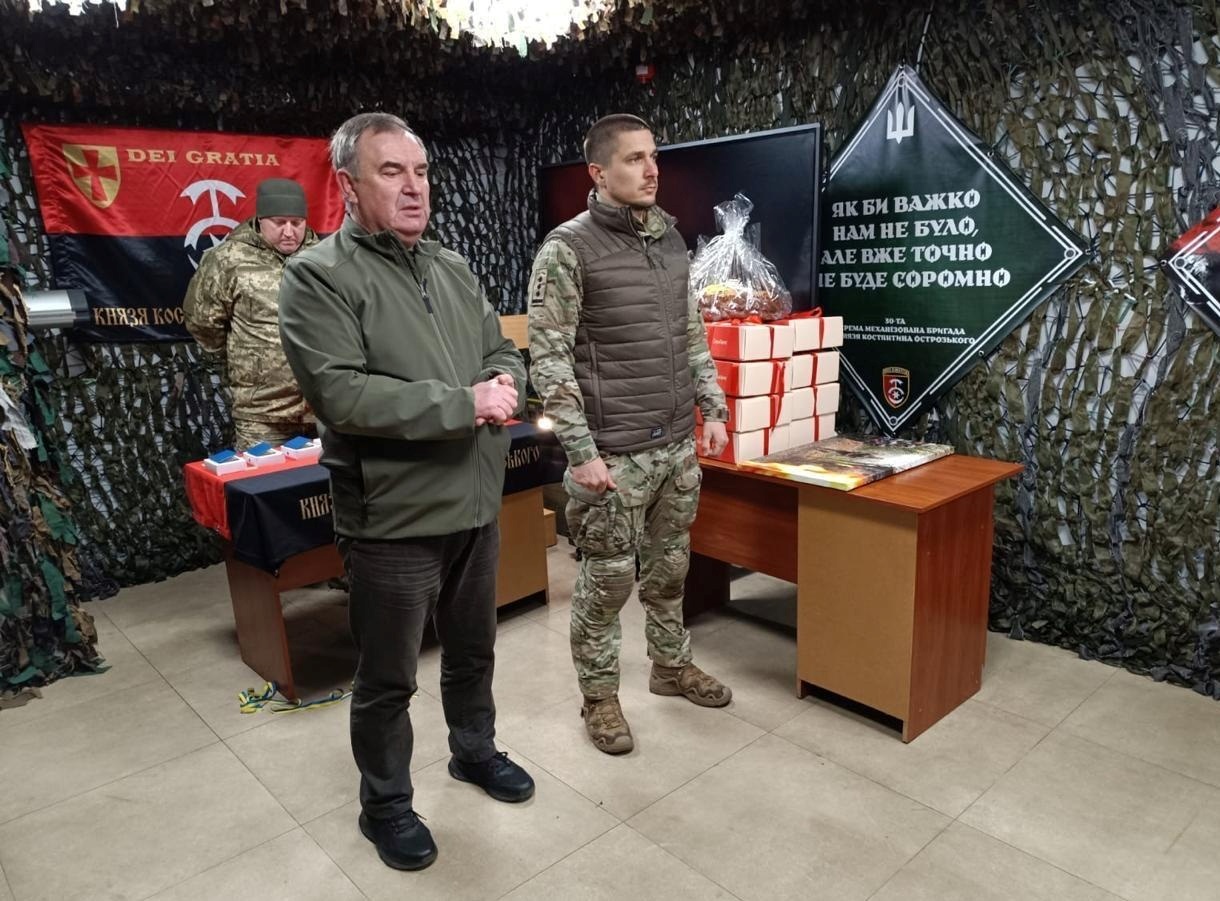 11 захисників отримали ордени 
