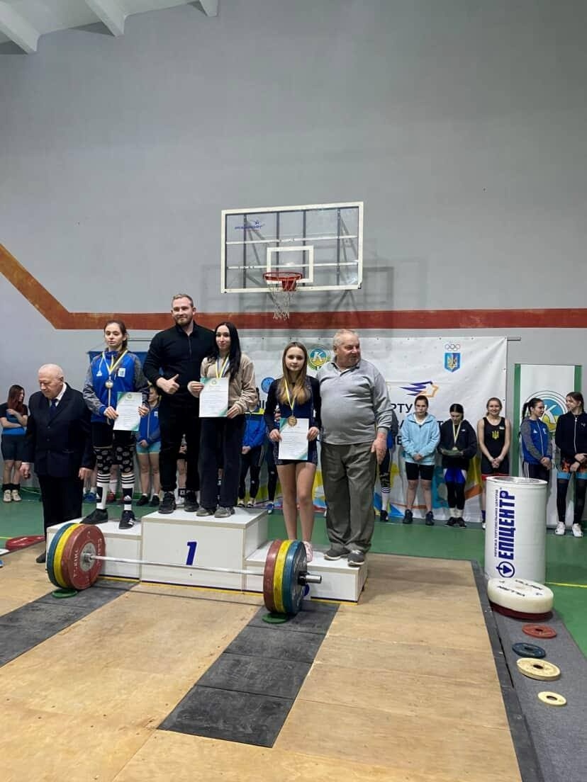 Юні важкоатлети з Яруня здобули медалі на чемпіонаті України