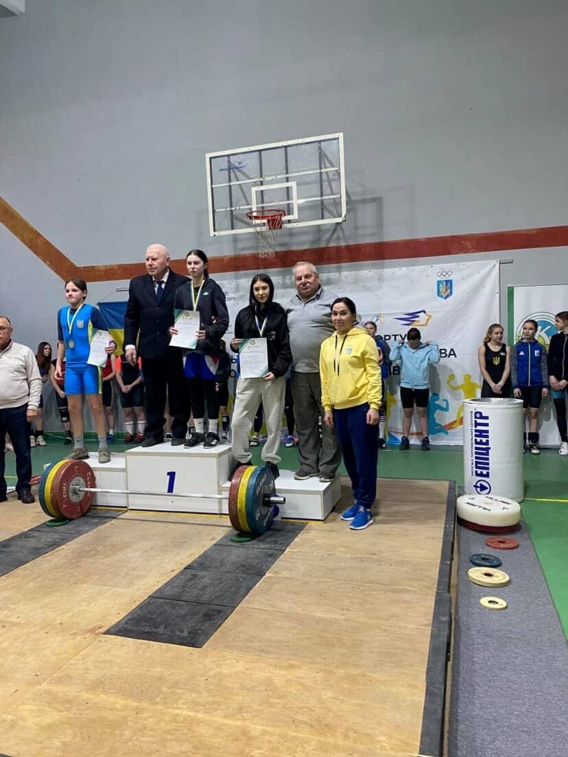 Юні важкоатлети з Яруня здобули медалі на чемпіонаті України