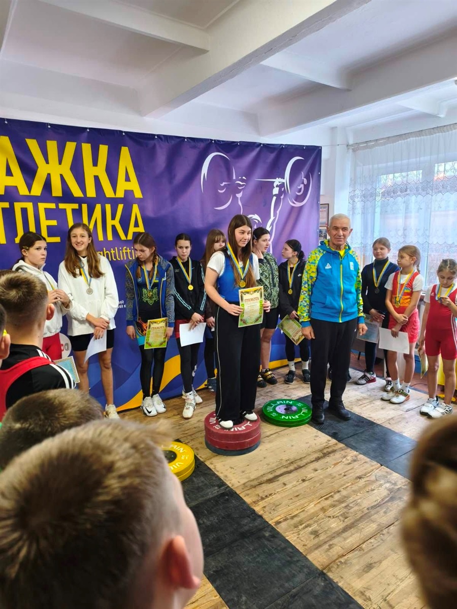 Звягельські важкоатлети з ДЮСШ здобули 6 медалей на змаганнях на Рівненщині