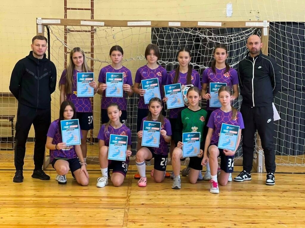 Дівчата Звягеля боролися за футбольні перемоги: результати змагань 