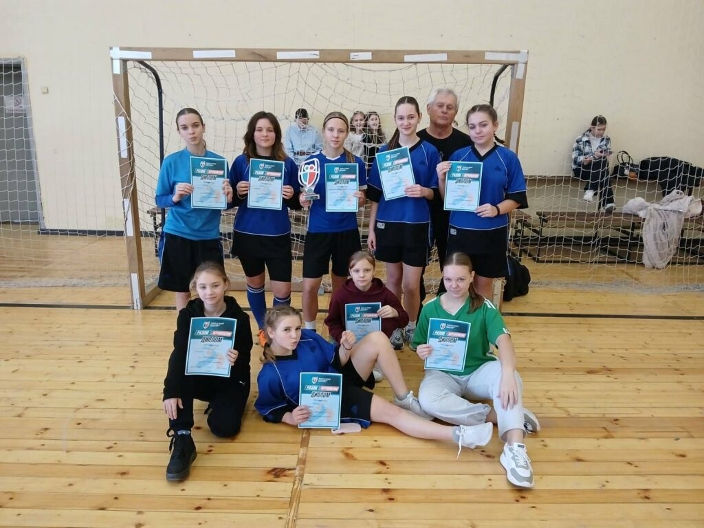 Дівчата Звягеля боролися за футбольні перемоги: результати змагань 