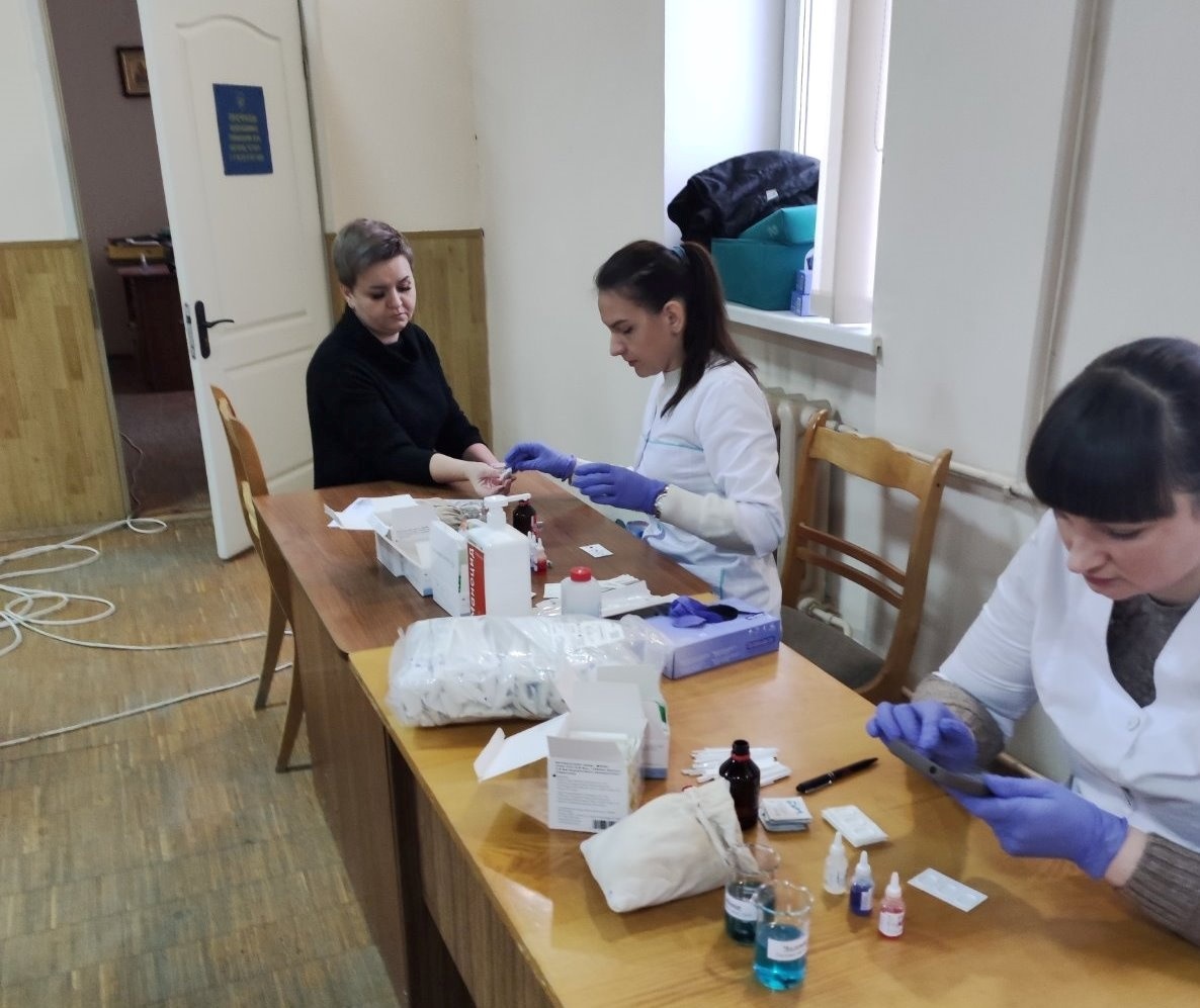 Майже 80 донорів здали кров у Звягелі та зібрали кошти на дрони для ЗСУ
