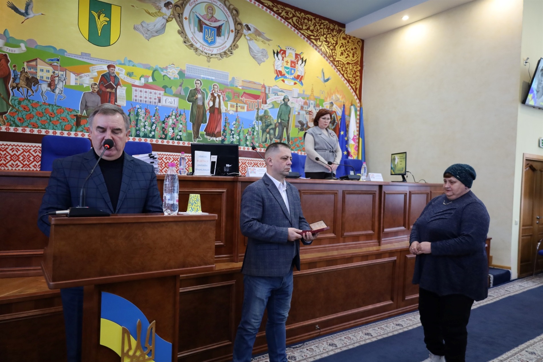 Сесія Звягельської міської ради: бюджет-2026, харчування в закладах освіти та вшанування героїв