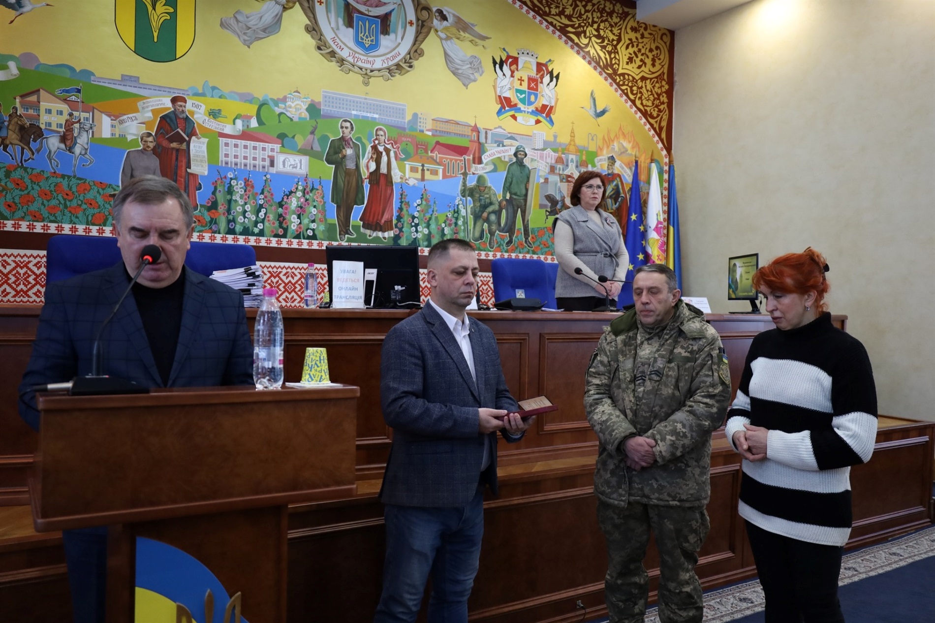 Сесія Звягельської міської ради: бюджет-2026, харчування в закладах освіти та вшанування героїв