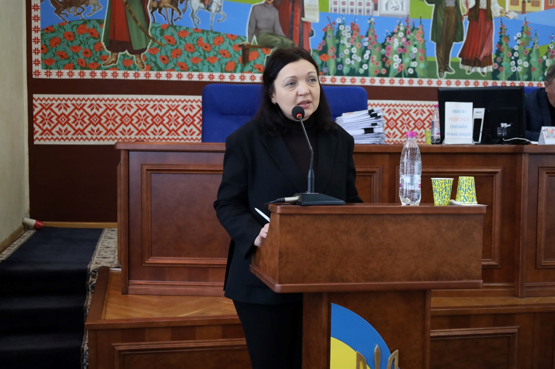 Сесія Звягельської міської ради: бюджет-2026, харчування в закладах освіти та вшанування героїв