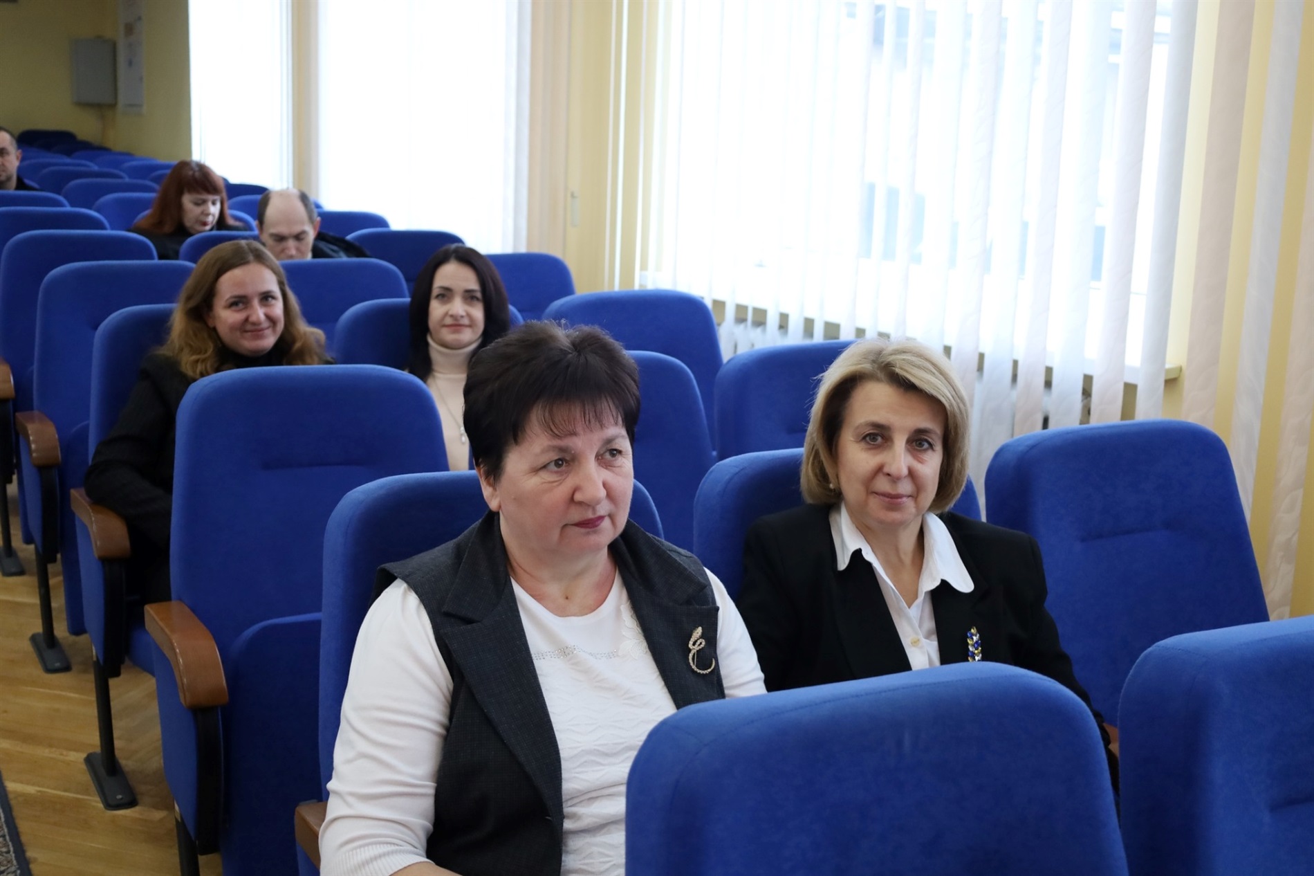 Сесія Звягельської міської ради: бюджет-2026, харчування в закладах освіти та вшанування героїв