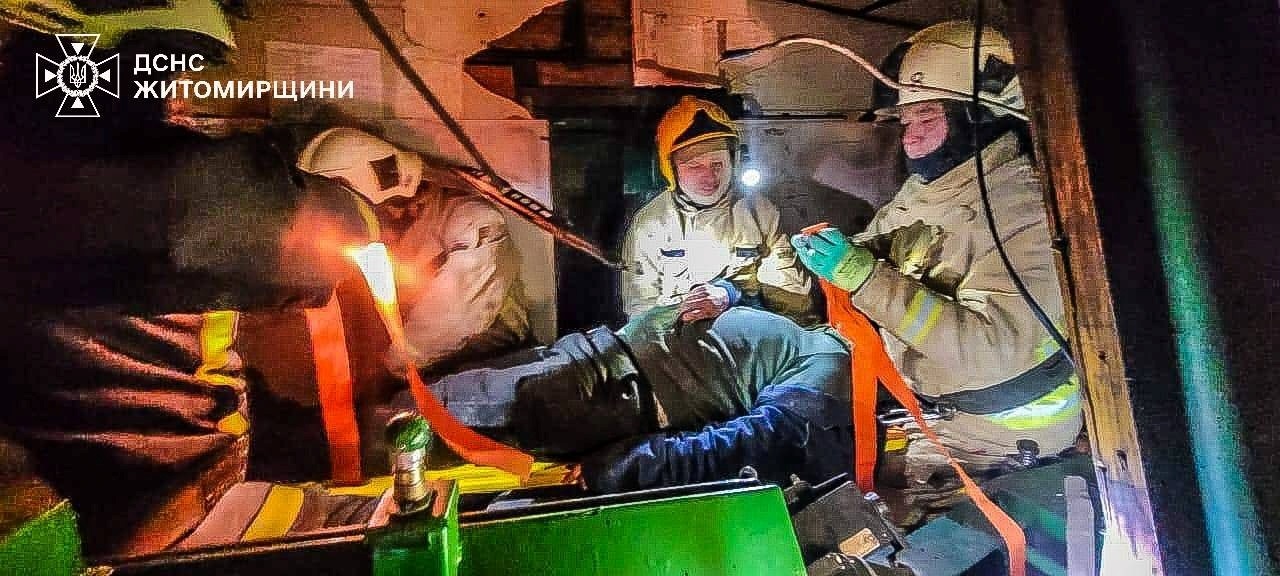 Через російську атаку 22 грудня на Житомирщину постраждало четверо людей: фото з місця події
