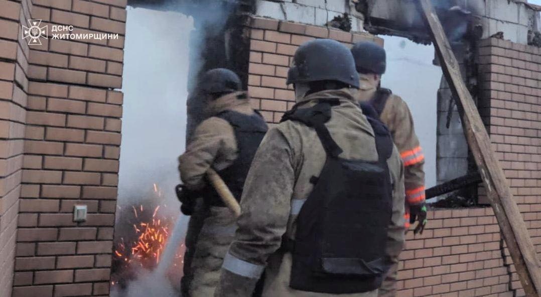 Рятувальники показали фото з місць руйнувань через атаку росіян на Житомирщину