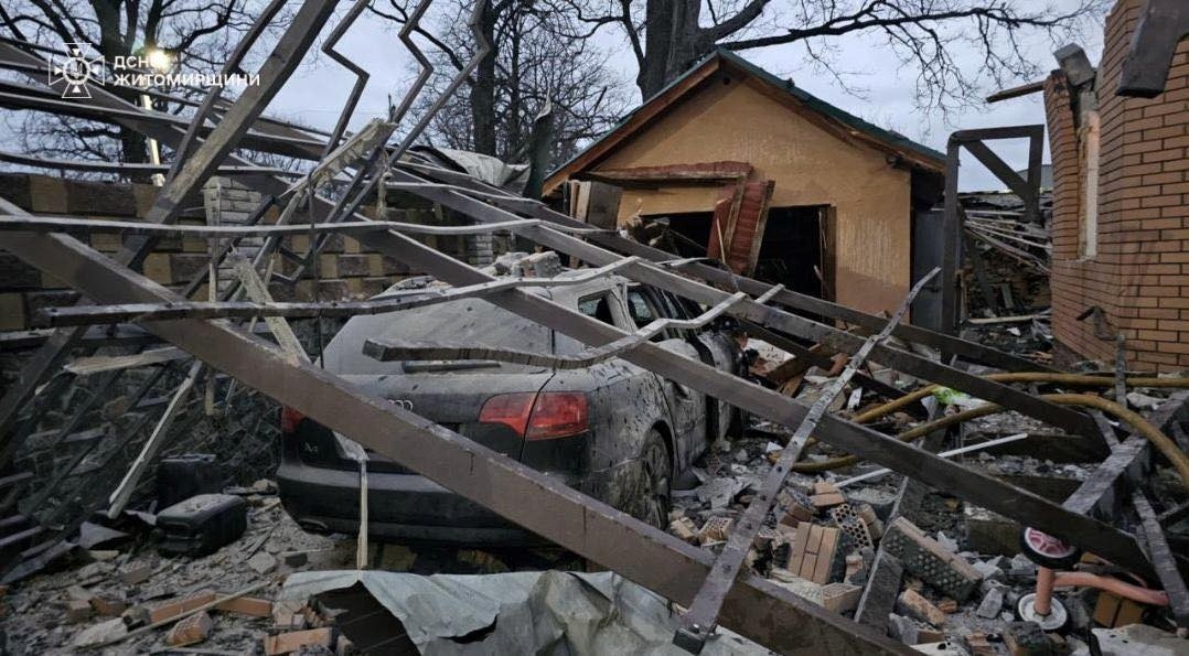 Рятувальники показали фото з місць руйнувань через атаку росіян на Житомирщину