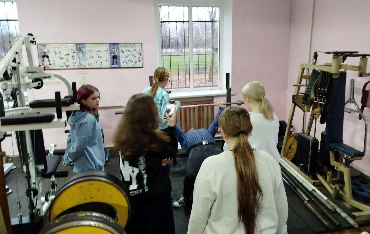 Діти з Чугуївської громади спробували пауерліфтинг і бугурт у Звягелі: відкрите тренування в ДЮКФП