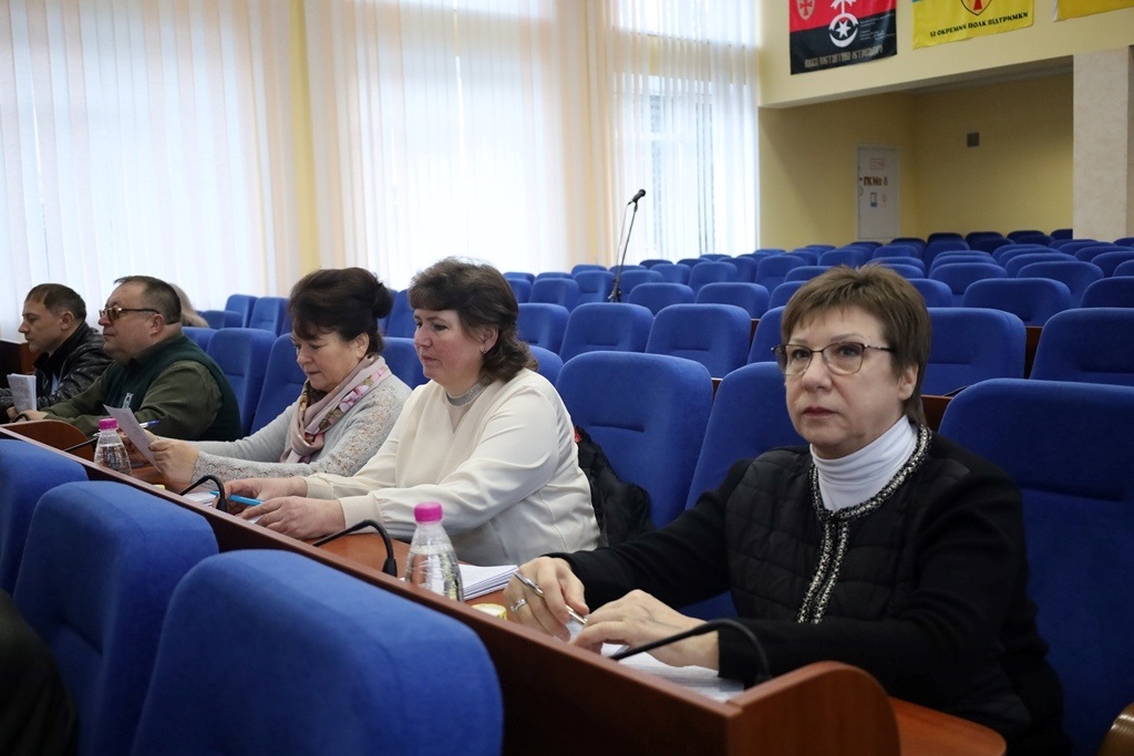 Засідання виконкому Звягеля: рішення щодо спорту, ВПО, соцзахисту дітей та зовнішньої реклами