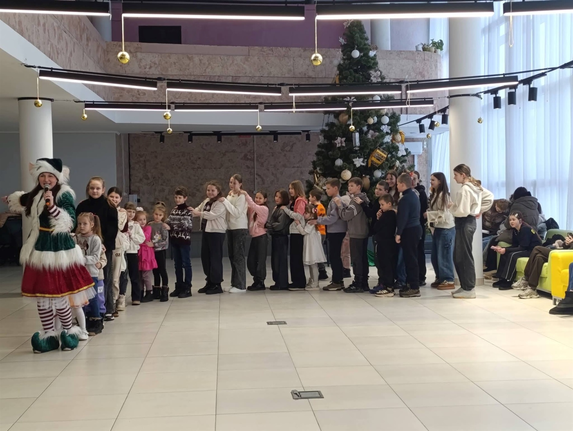 На Звягельщині понад півтори тисячі дітей отримали подарунки з нагоди різдвяно-новорічних свят