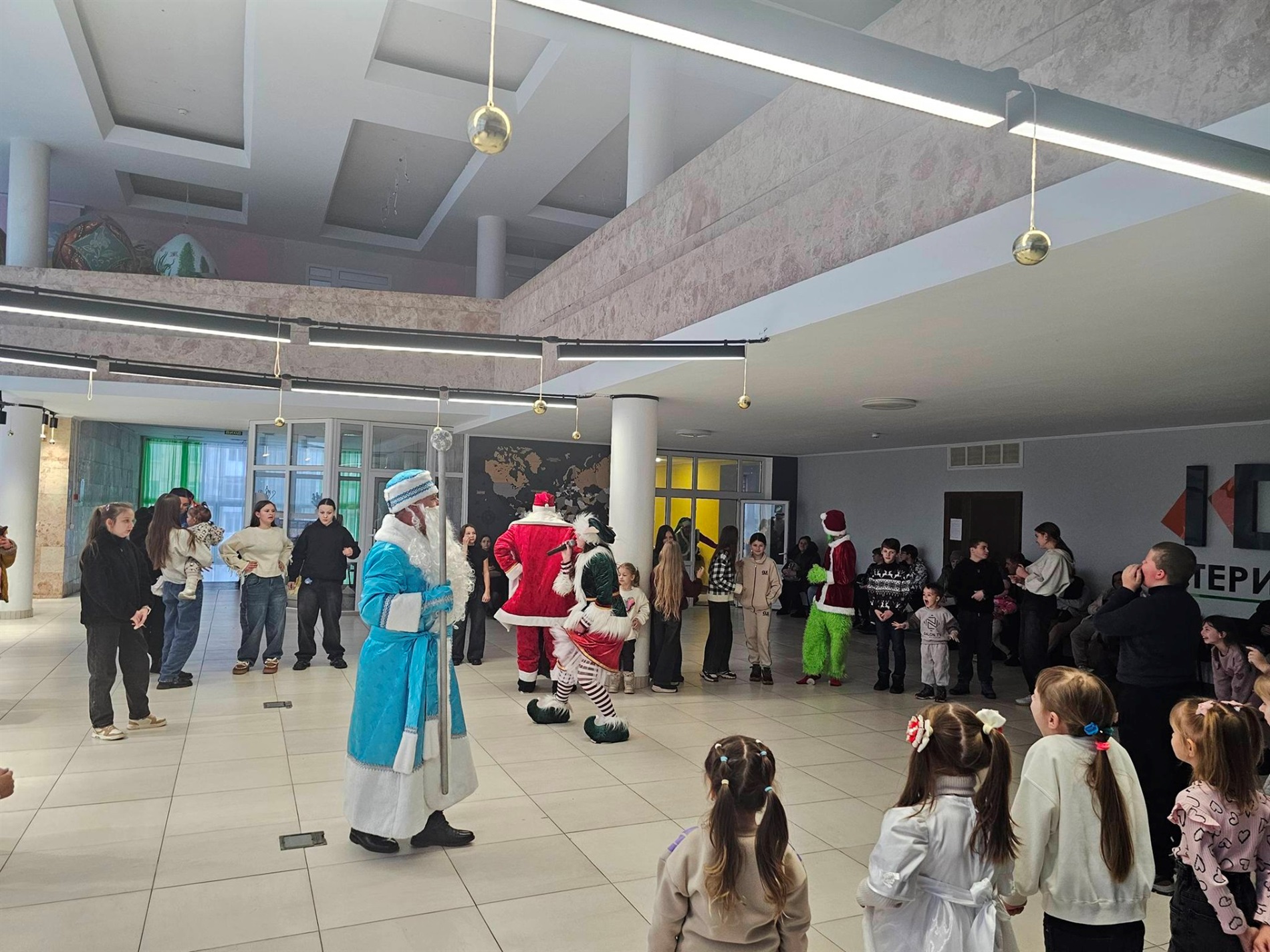 На Звягельщині понад півтори тисячі дітей отримали подарунки з нагоди різдвяно-новорічних свят