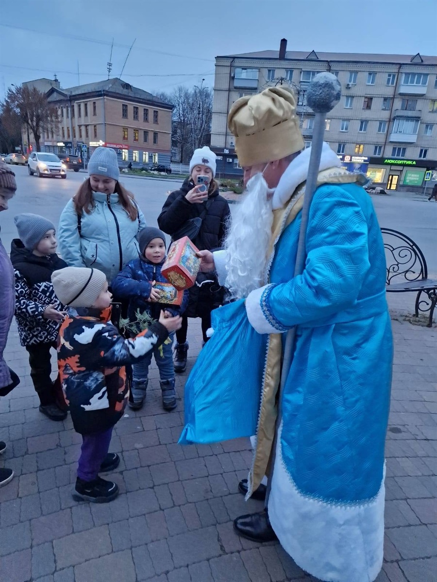 На Звягельщині понад півтори тисячі дітей отримали подарунки з нагоди різдвяно-новорічних свят