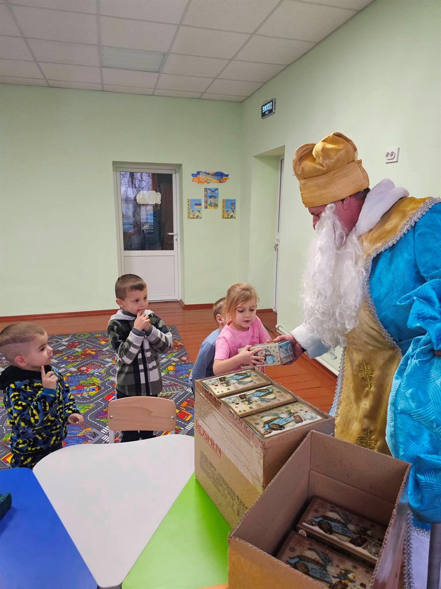 На Звягельщині понад півтори тисячі дітей отримали подарунки з нагоди різдвяно-новорічних свят