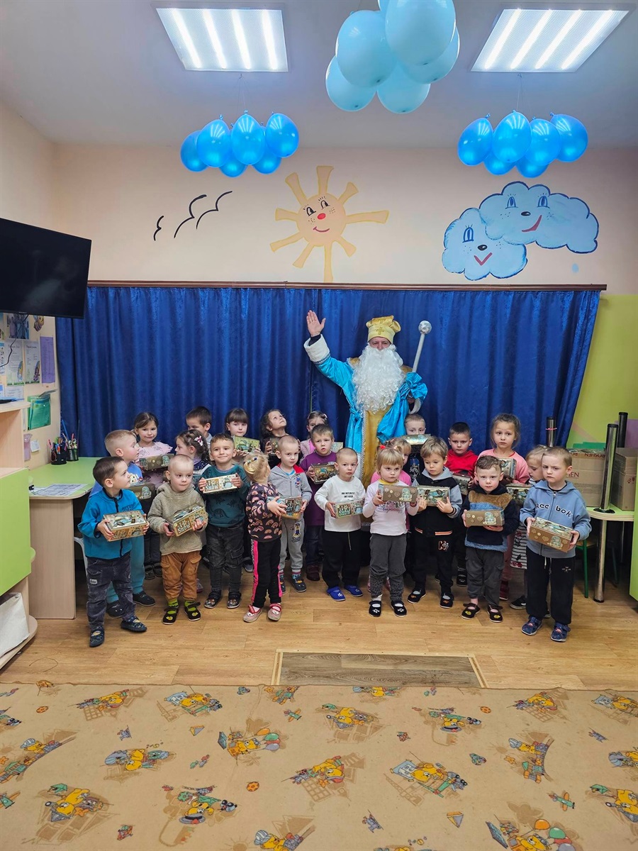 На Звягельщині понад півтори тисячі дітей отримали подарунки з нагоди різдвяно-новорічних свят