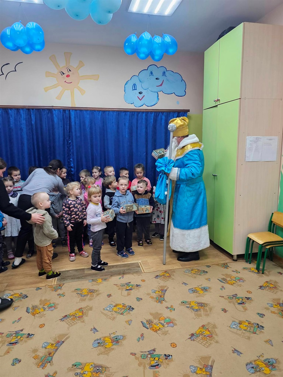 На Звягельщині понад півтори тисячі дітей отримали подарунки з нагоди різдвяно-новорічних свят
