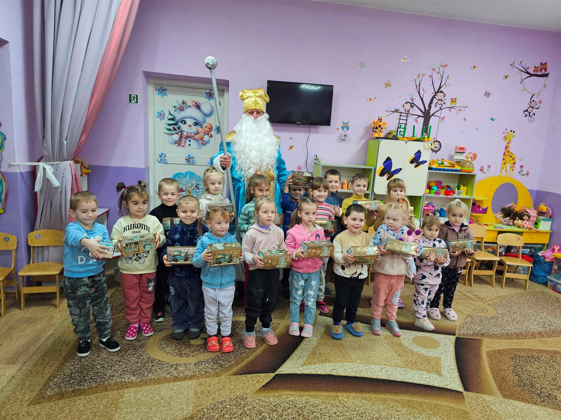 На Звягельщині понад півтори тисячі дітей отримали подарунки з нагоди різдвяно-новорічних свят