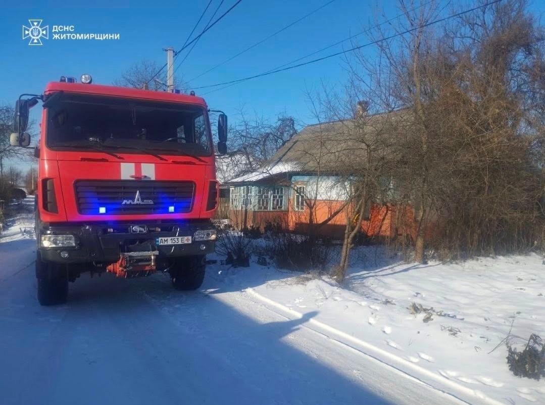 Під час гасіння пожежі у Звягелі рятувальники виявили тіло жінки