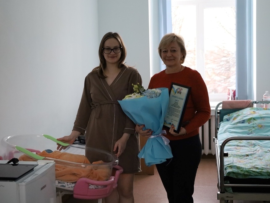 У Звягелі привітали першого новонародженого мешканця міста у 2026 році