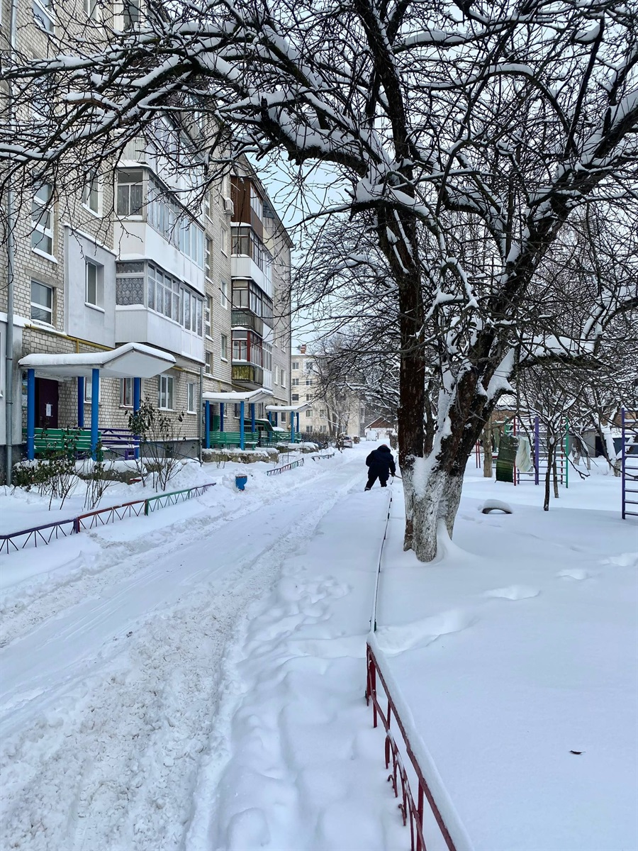 Місто засипало снігом, якого не бачили у січні з 1979 року: висота снігу наблизилася до рекорду