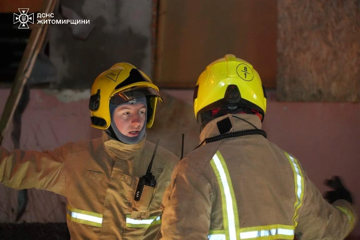 Двоє постраждалих внаслідок нічної атаки на Житомирщині