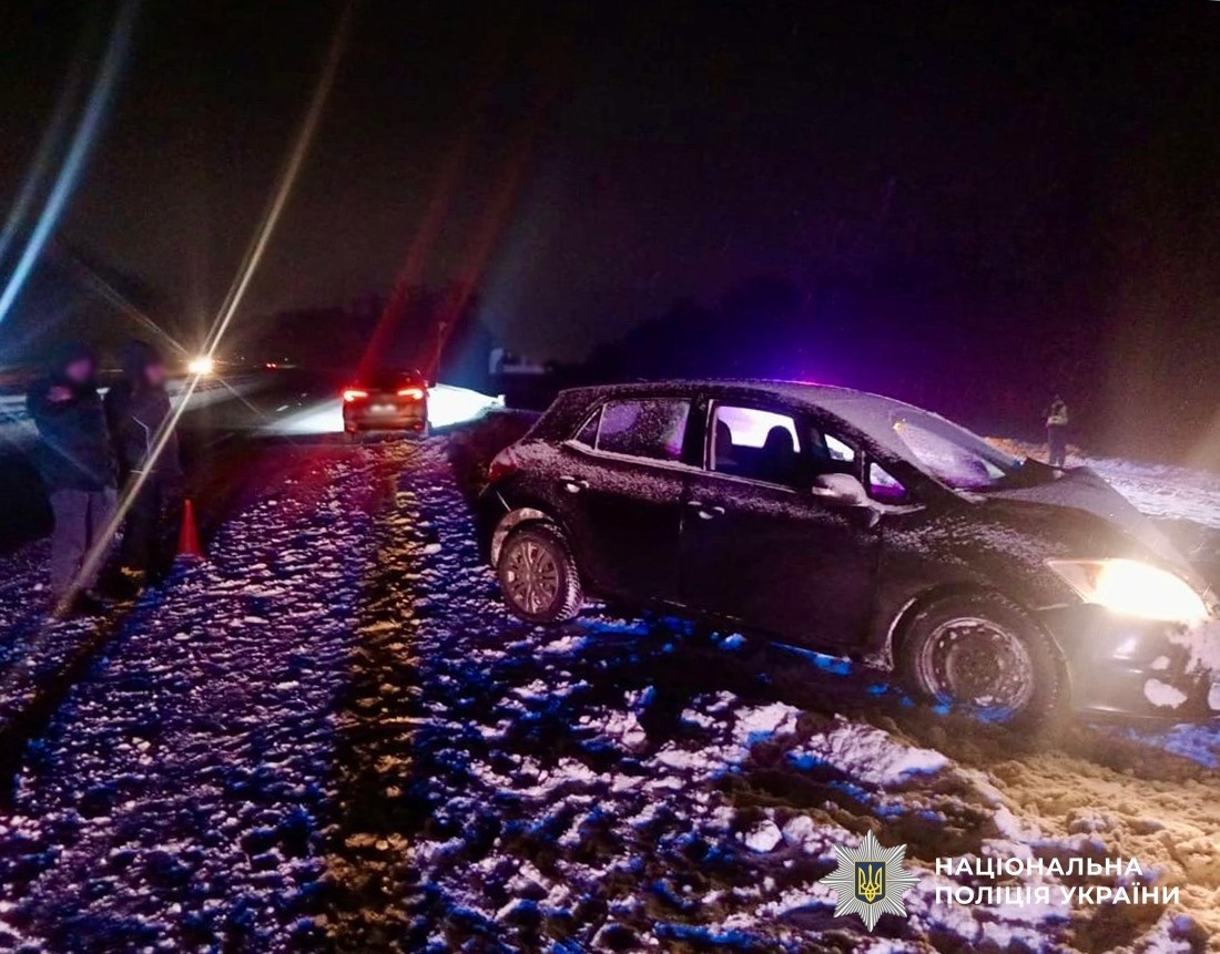Внаслідок ДТП поблизу Звягеля до реанімації госпіталізували жінку