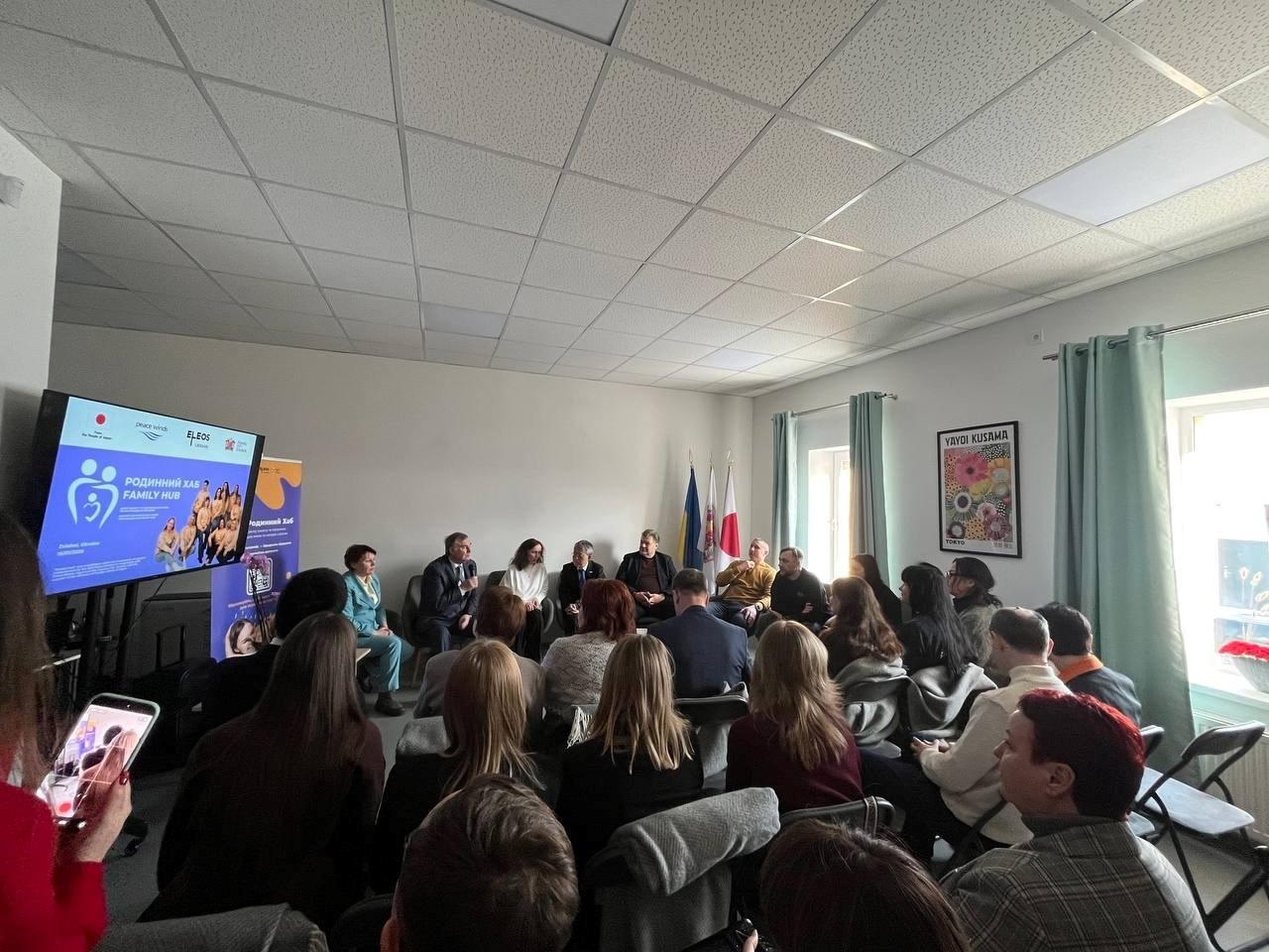 Посол Японії Масаші Накагоме у Звягелі відкрив оновлений Родинний Хаб