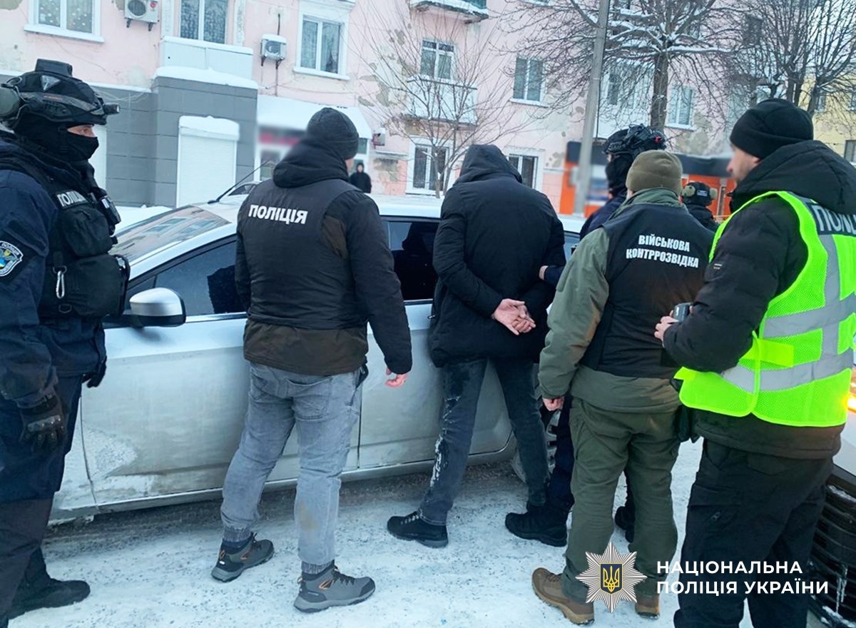 На Житомирщині затримали двох військовослужбовців ТЦК за хабарництво: коментар обласного ТЦК