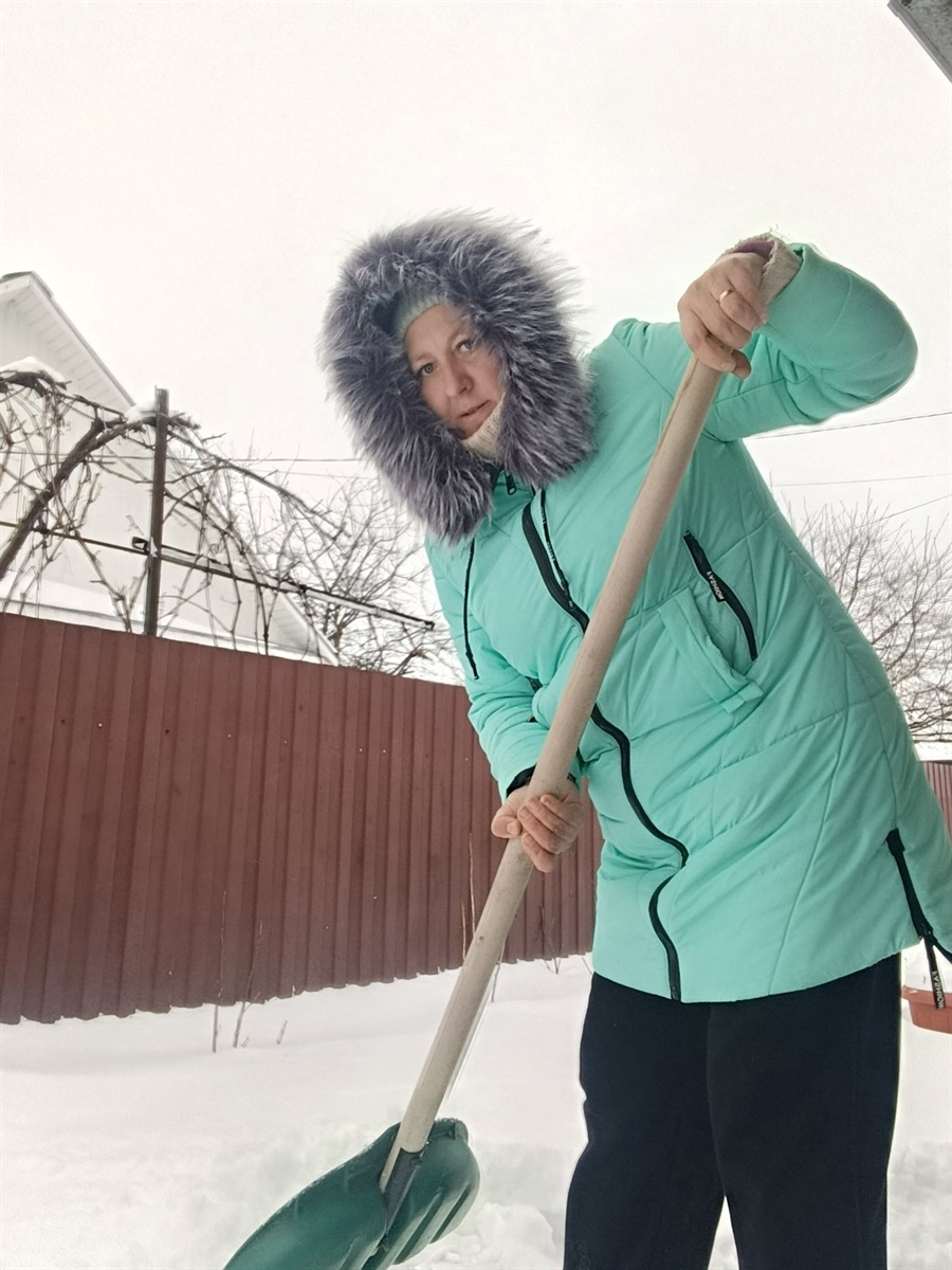 Як соцпрацівники терцентру Звягеля допомагають підопічним в умовах морозу і відключень світла