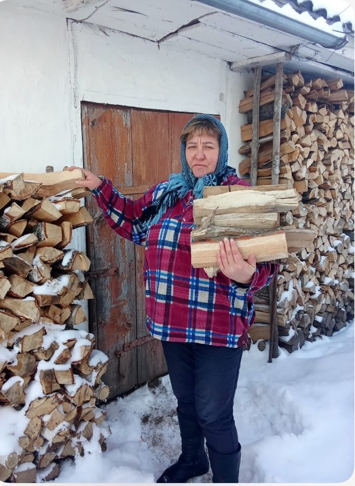 Як соцпрацівники терцентру Звягеля допомагають підопічним в умовах морозу і відключень світла