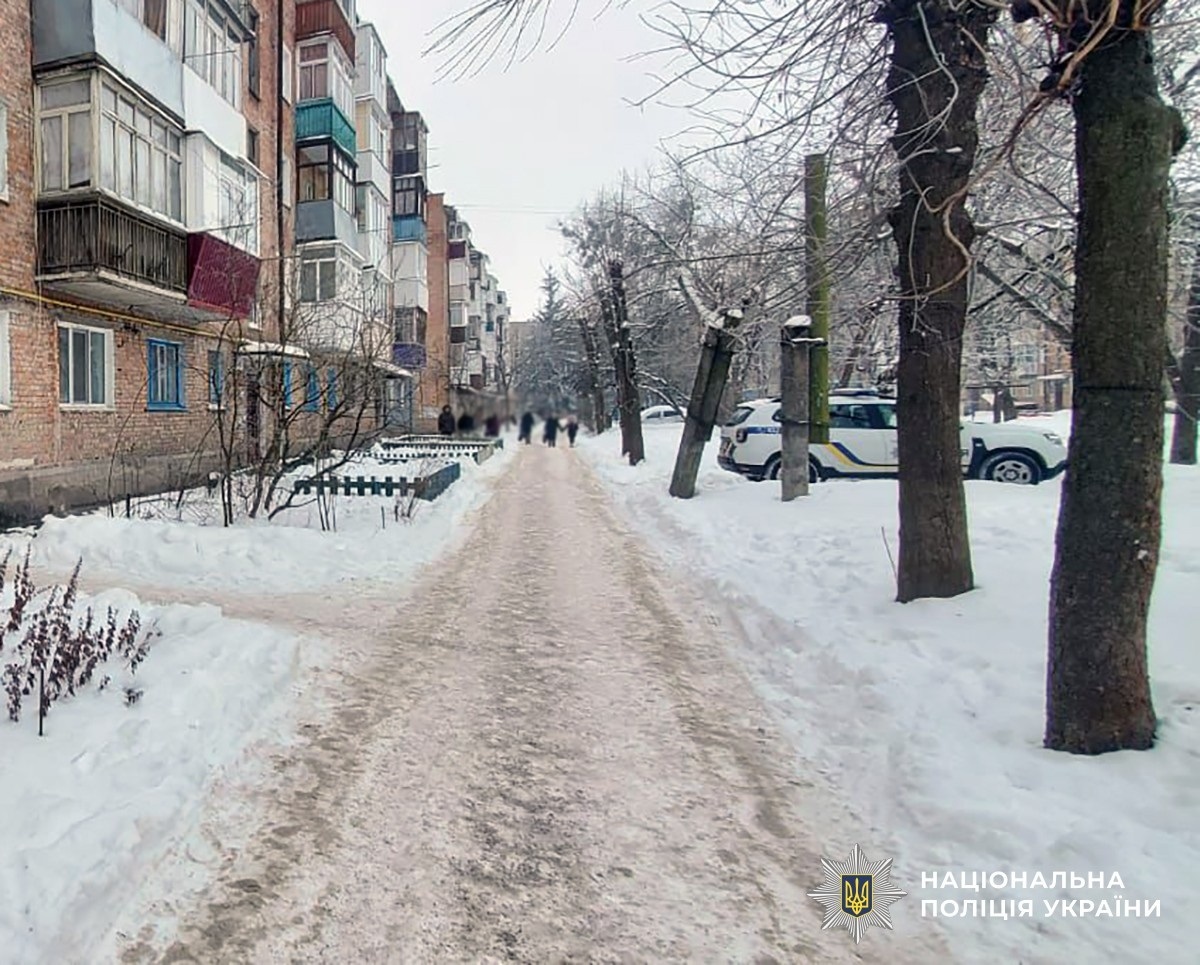 На Житомирщині чоловік посварився з цивільною дружиною та підпалив квартиру в якій були люди