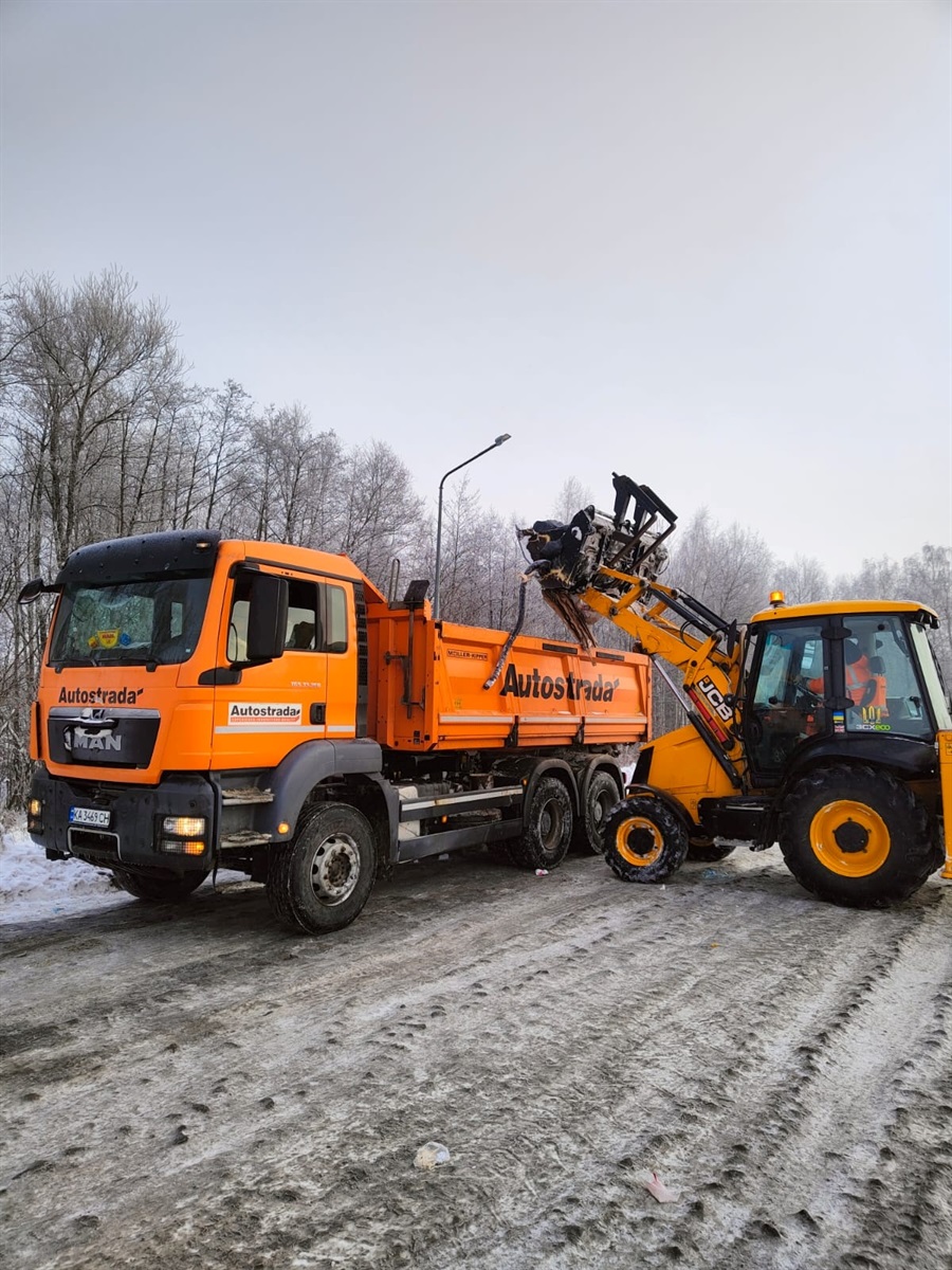 Дорожники готують траси Житомирщини до прийдешніх морозів