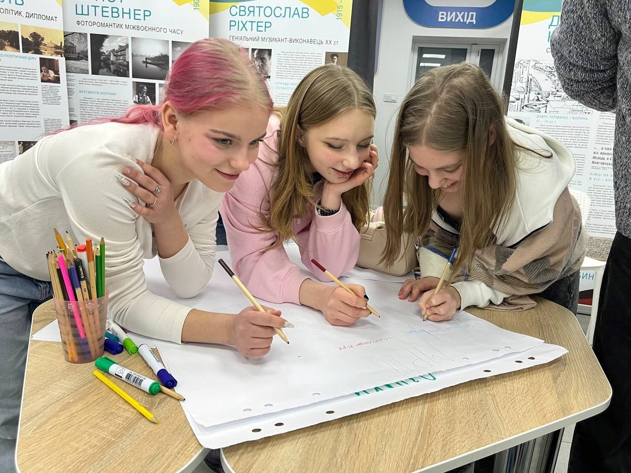 Бізнес-освіта для молоді у Звягелі: підлітки навчаються підприємництву від експертів