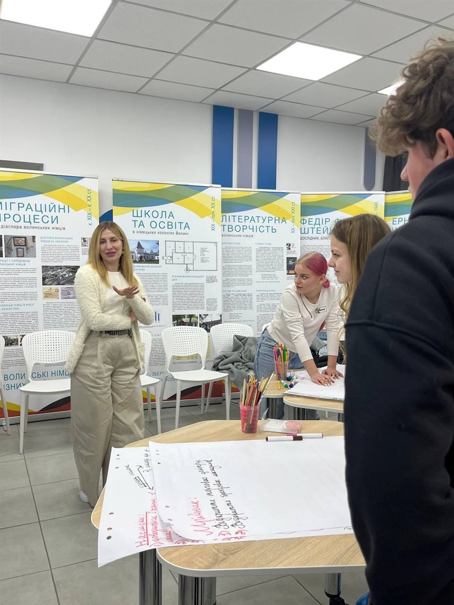 Бізнес-освіта для молоді у Звягелі: підлітки навчаються підприємництву від експертів