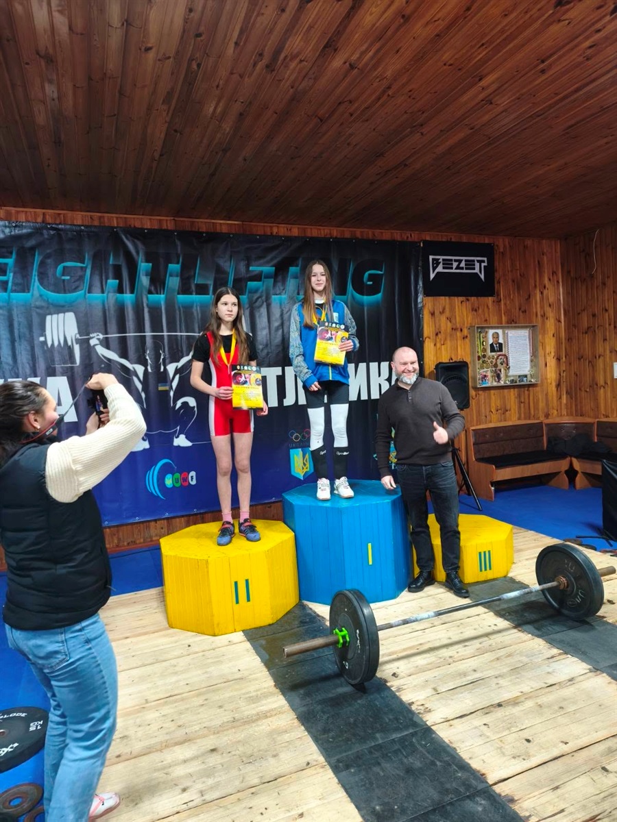 П'ять медалей здобули важкоатлети ДЮСШ на чемпіонаті Рівненщини