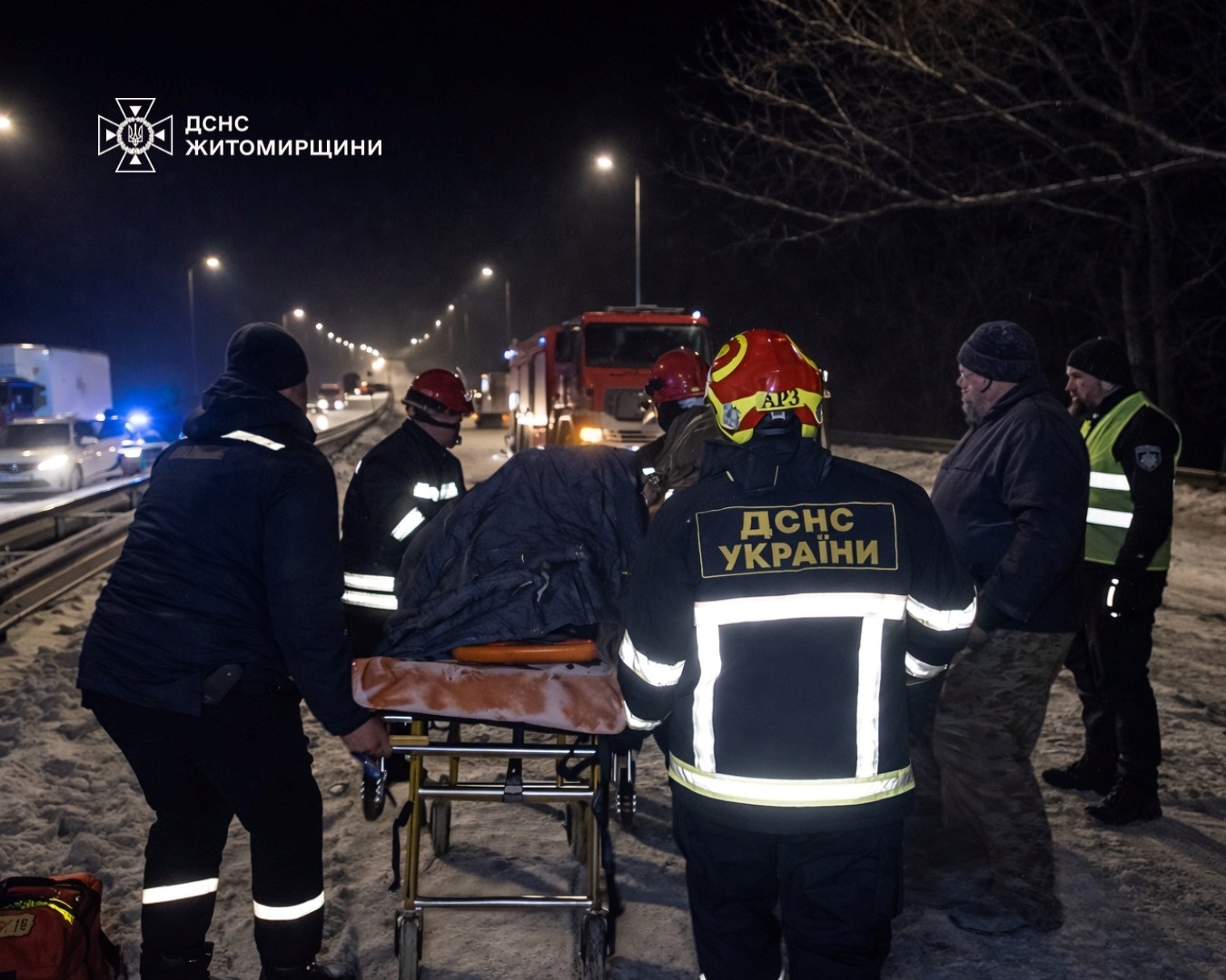 Автотроща на Житомирщині: близько 11 вантажних та легкових автівок потрапили в ДТП